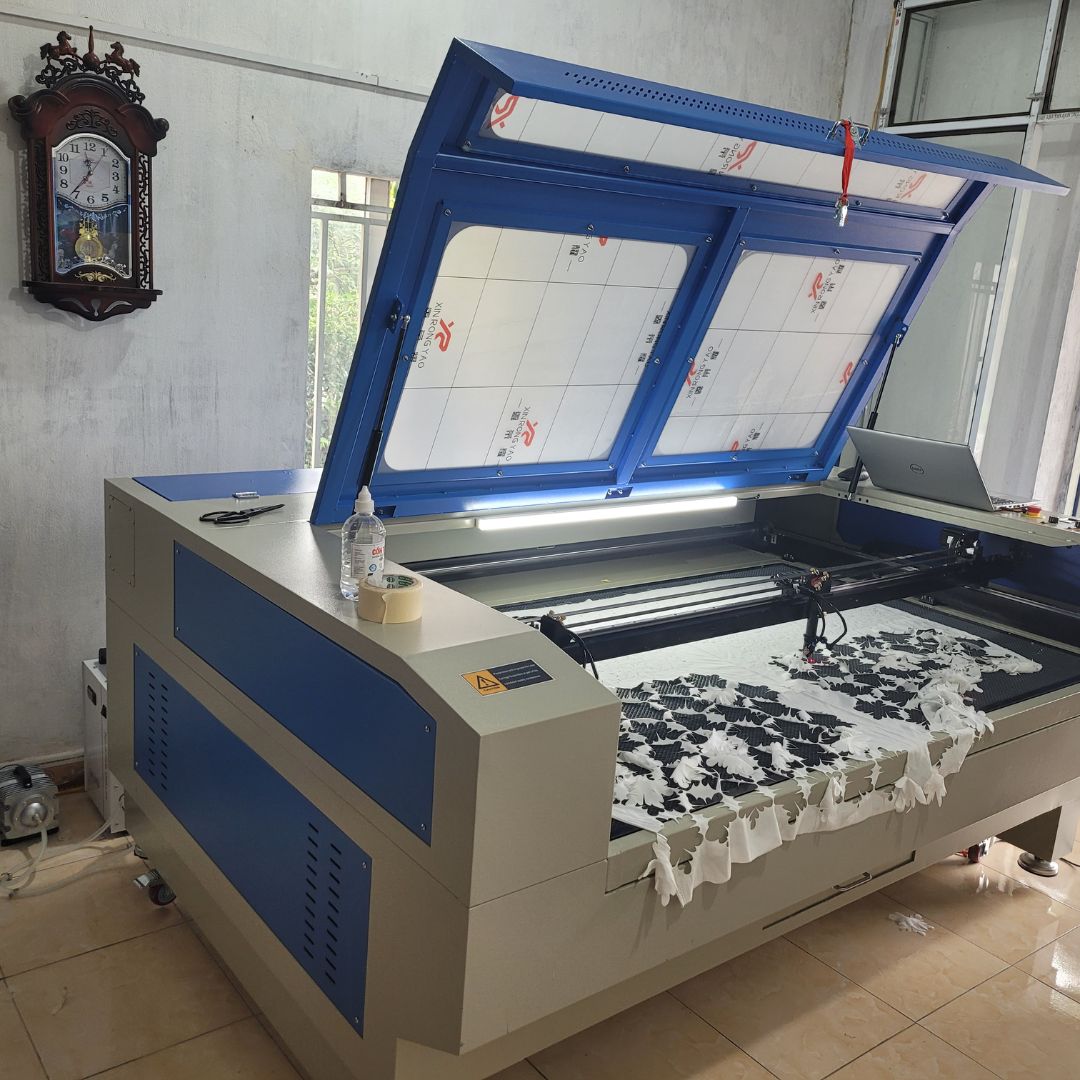 Máy Cắt Laser Inox 1390 Giá Rẻ