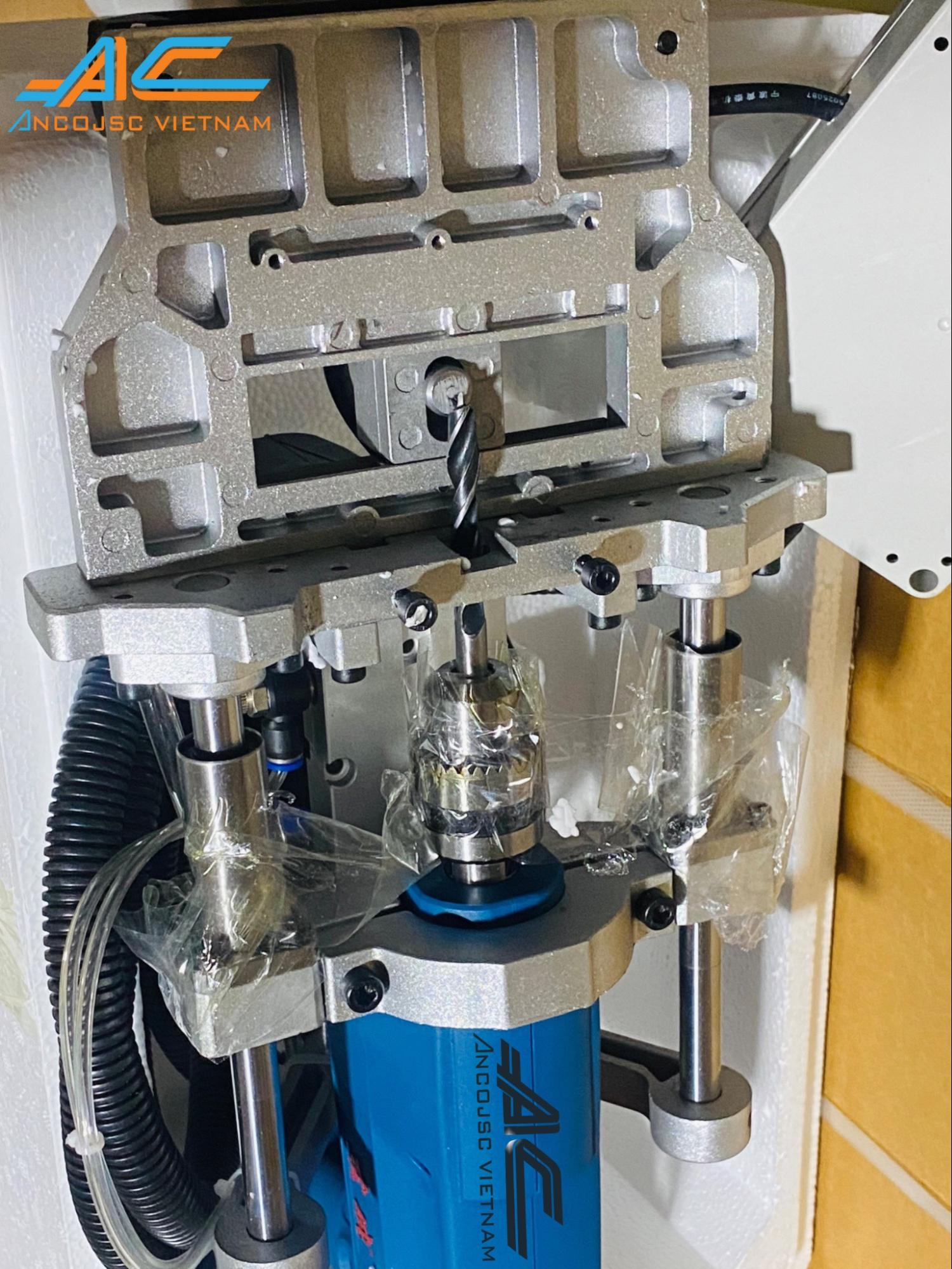 may-khoan-cam-cam-tay